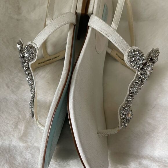 Betsey Johnson off white Satin Rhinestones Slingback adjustable strap Si… - Picture 6 of 9